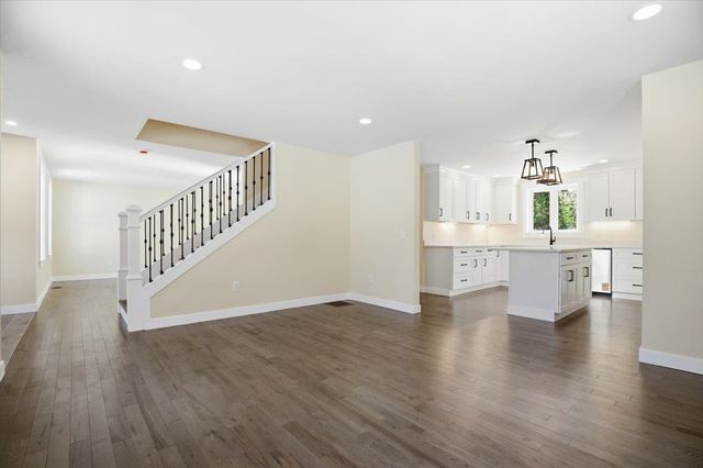 6 Janvrin Drive, Seabrook, NH 03874