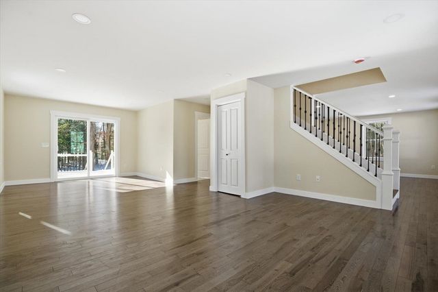 6 Janvrin Drive, Seabrook, NH 03874