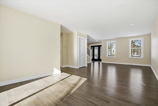 6 Janvrin Drive, Seabrook, NH 03874