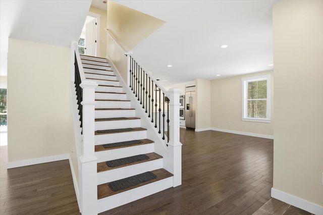 6 Janvrin Drive, Seabrook, NH 03874