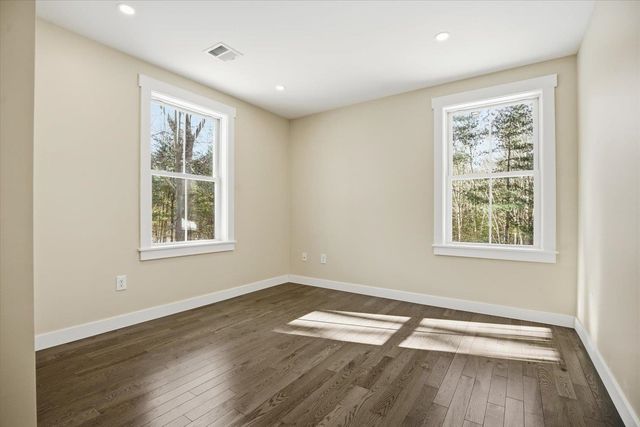 6 Janvrin Drive, Seabrook, NH 03874