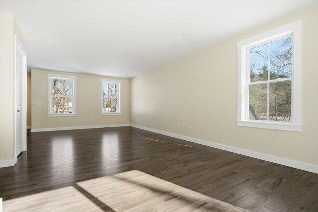 6 Janvrin Drive, Seabrook, NH 03874