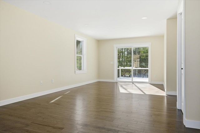 6 Janvrin Drive, Seabrook, NH 03874