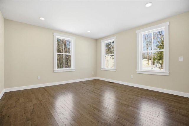 6 Janvrin Drive, Seabrook, NH 03874