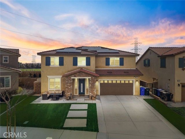 15765 Kings Peak Dr, Fontana, CA 92336