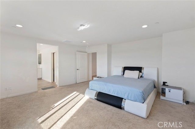 15765 Kings Peak Dr, Fontana, CA 92336