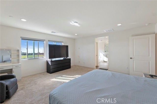 15765 Kings Peak Dr, Fontana, CA 92336