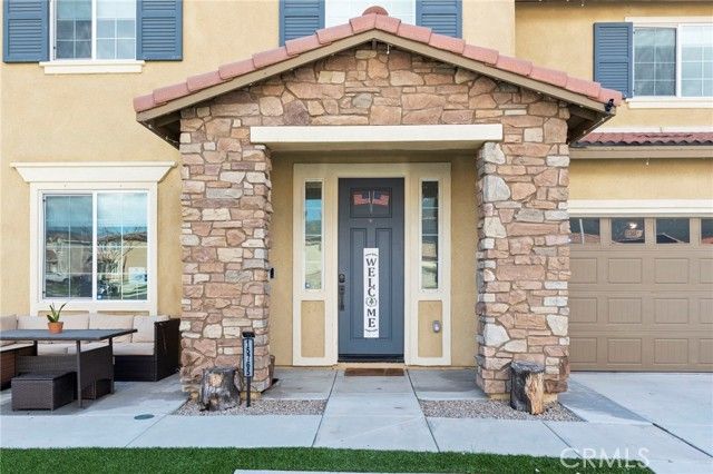 15765 Kings Peak Dr, Fontana, CA 92336