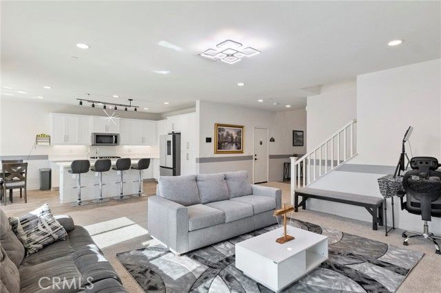 15765 Kings Peak Dr, Fontana, CA 92336