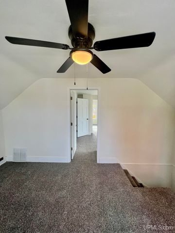 515 7th Street, Iron Mountain, MI 49801