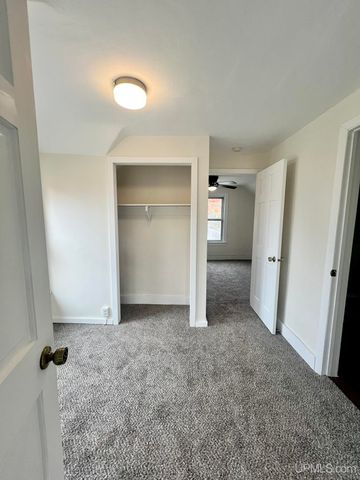 515 7th Street, Iron Mountain, MI 49801