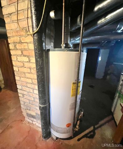 515 7th Street, Iron Mountain, MI 49801