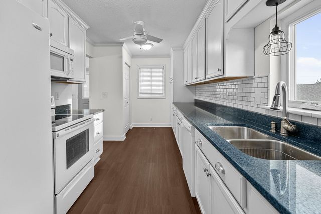 3032 Parkwild Drive, Bettendorf, IA 52722