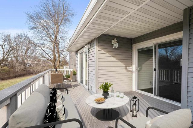 3032 Parkwild Drive, Bettendorf, IA 52722