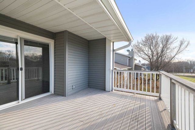 3032 Parkwild Drive, Bettendorf, IA 52722