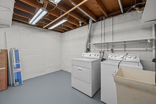 3032 Parkwild Drive, Bettendorf, IA 52722