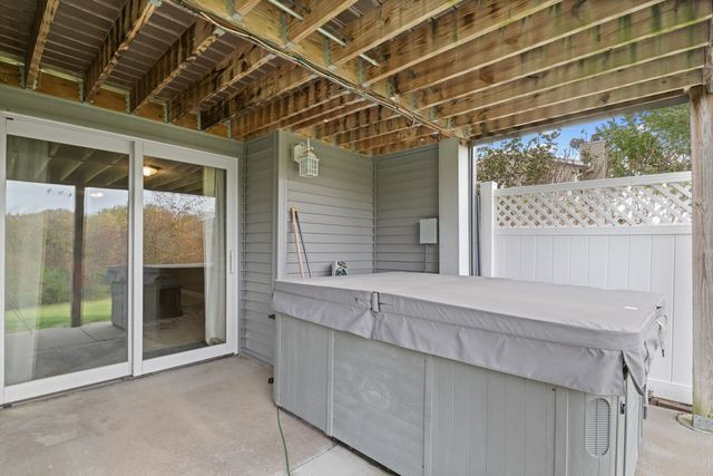 3032 Parkwild Drive, Bettendorf, IA 52722