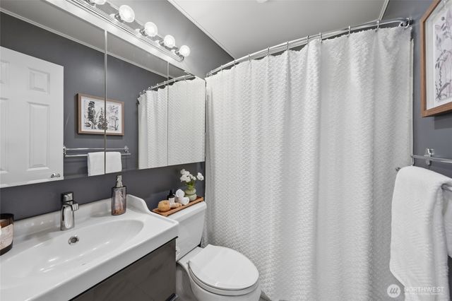 1425 Jones Avenue NE, Renton, WA 98056