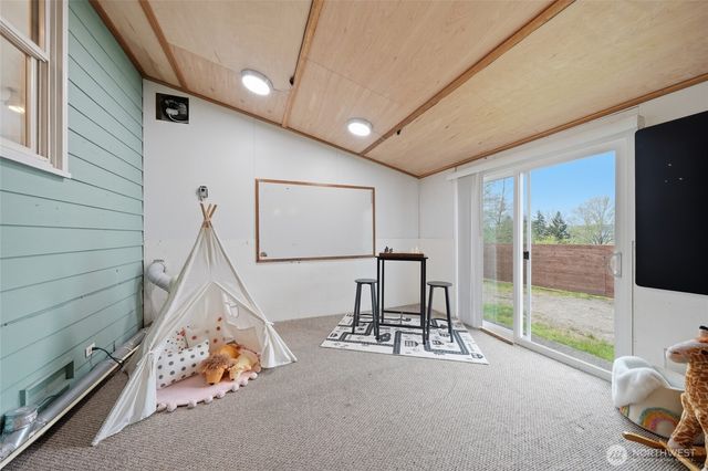 1425 Jones Avenue NE, Renton, WA 98056