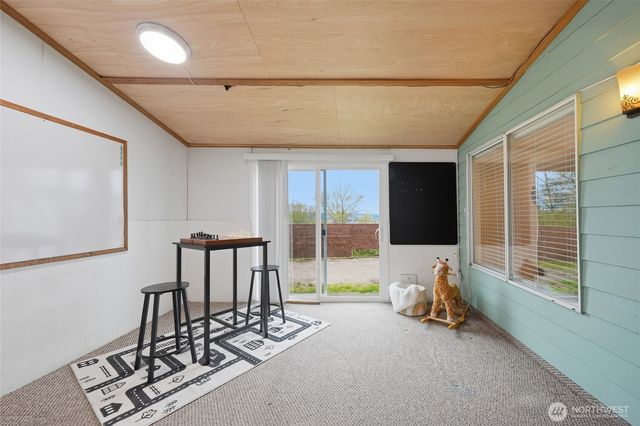 1425 Jones Avenue NE, Renton, WA 98056