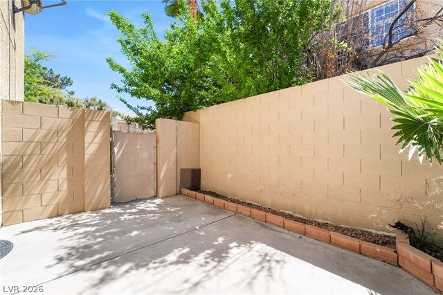 9631 Lame Horse Drive, Las Vegas, NV 89123