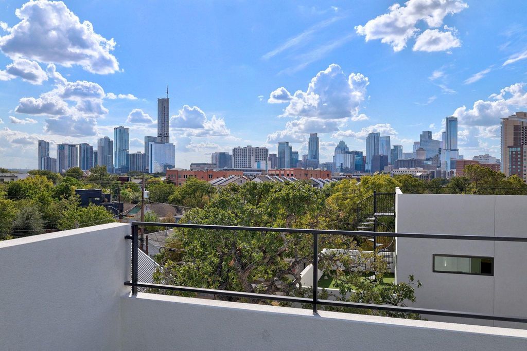 1175 Navasota ST 2, Austin, TX 78702