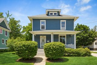 805 Clay Street, Woodstock, IL 60098