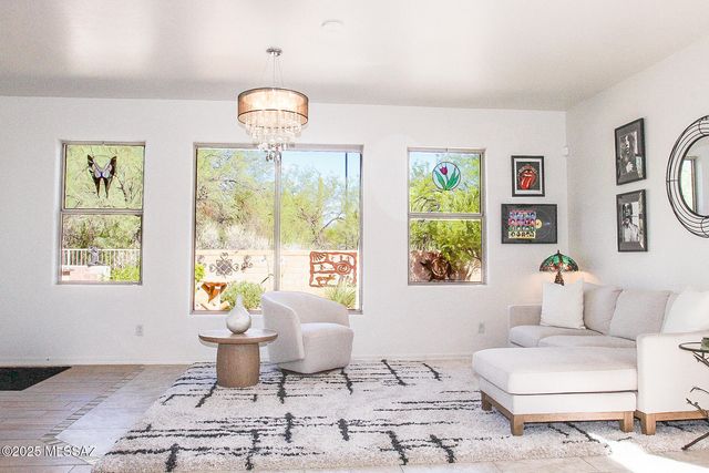 5202 N Spring View Drive, Tucson, AZ 85749