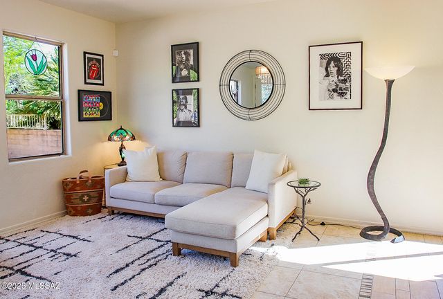 5202 N Spring View Drive, Tucson, AZ 85749