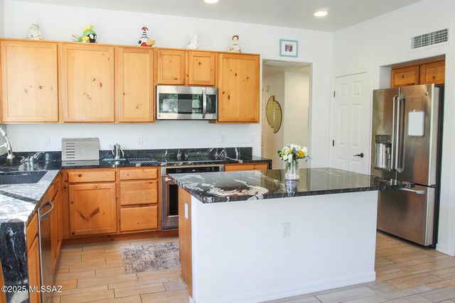 5202 N Spring View Drive, Tucson, AZ 85749