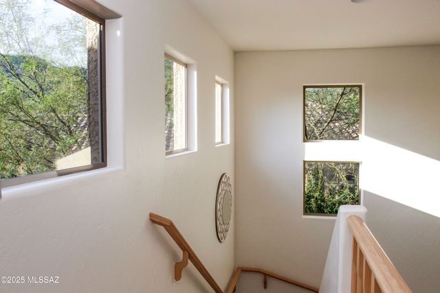 5202 N Spring View Drive, Tucson, AZ 85749