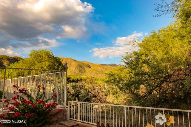 5202 N Spring View Drive, Tucson, AZ 85749