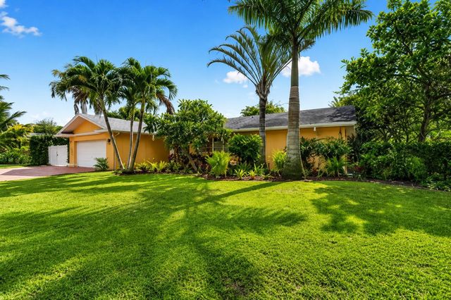 842 Fathom Road W, North Palm Beach, FL 33408