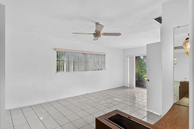 842 Fathom Road W, North Palm Beach, FL 33408