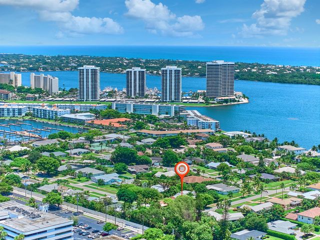 842 Fathom Road W, North Palm Beach, FL 33408