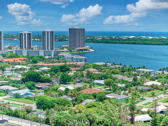 842 Fathom Road W, North Palm Beach, FL 33408