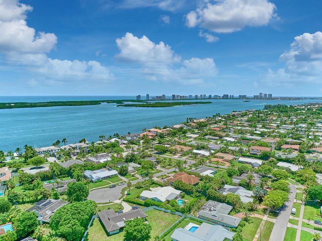 842 Fathom Road W, North Palm Beach, FL 33408
