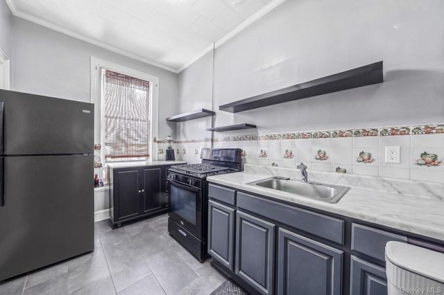 84 Autumn Avenue, Brooklyn, NY 11208