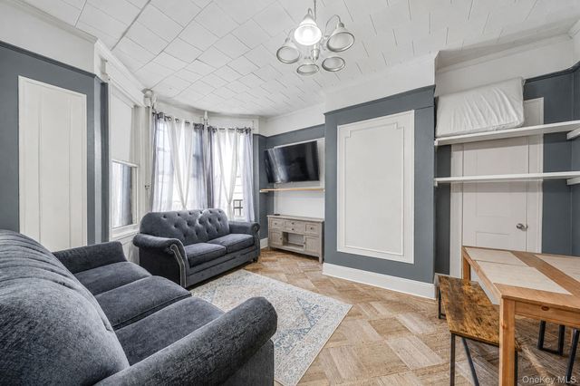 84 Autumn Avenue, Brooklyn, NY 11208