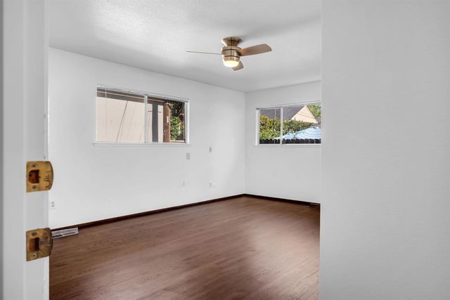 944 47th St, Sacramento, CA 95819