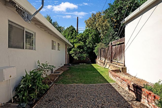 944 47th St, Sacramento, CA 95819
