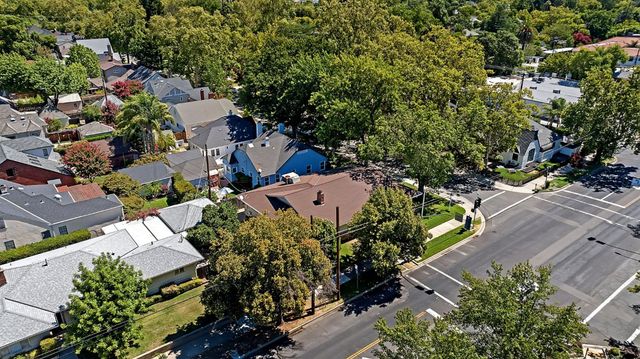 944 47th St, Sacramento, CA 95819
