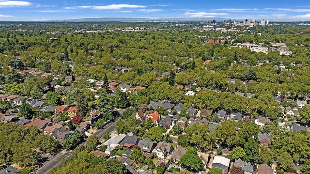 944 47th St, Sacramento, CA 95819