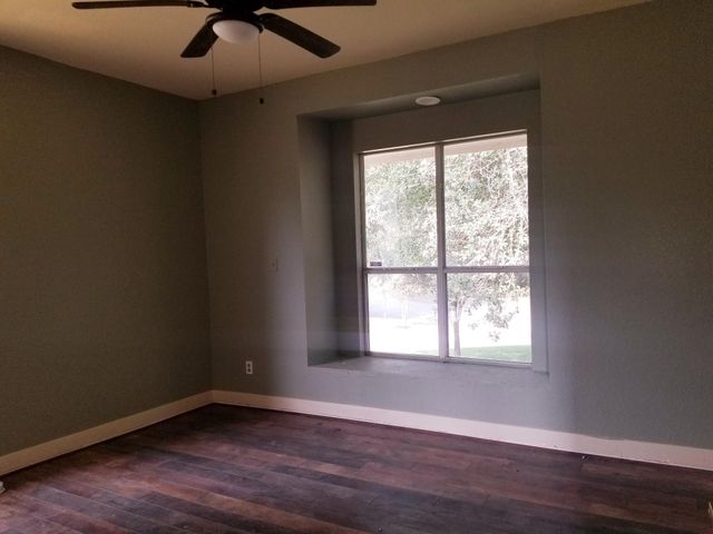 12523 Lakeview Drive, Montgomery, TX 77356
