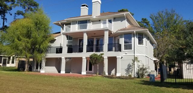 12523 Lakeview Drive, Montgomery, TX 77356