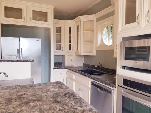 12523 Lakeview Drive, Montgomery, TX 77356