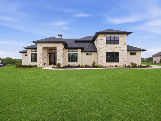 324 Charlie Joseph Drive, Van Alstyne, TX 75495