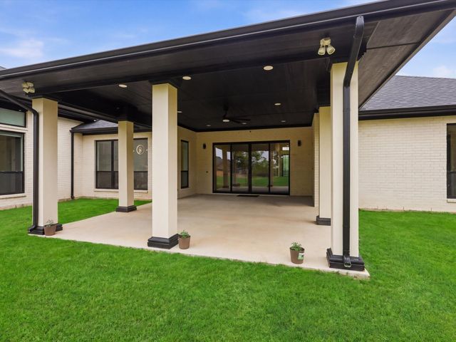 324 Charlie Joseph Drive, Van Alstyne, TX 75495