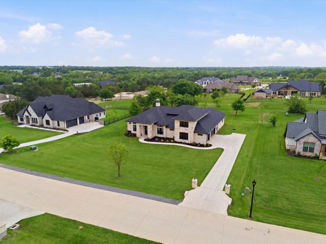 324 Charlie Joseph Drive, Van Alstyne, TX 75495