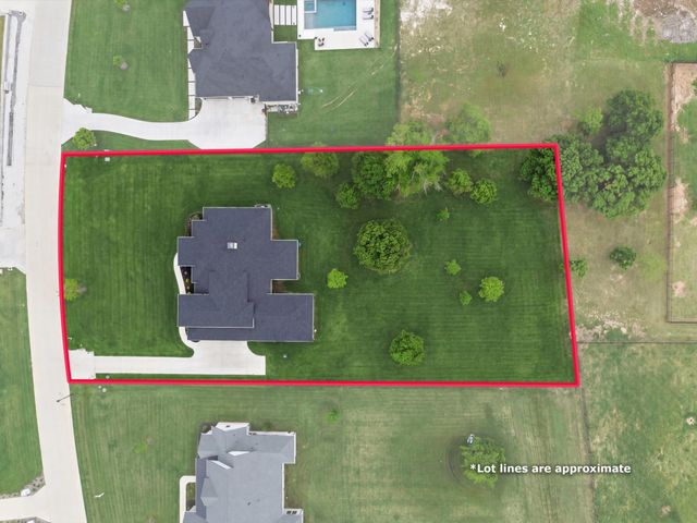 324 Charlie Joseph Drive, Van Alstyne, TX 75495
